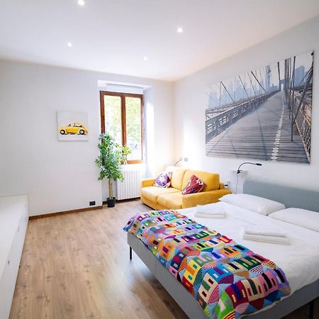 The Red Bricks Home - San Babila Area Milan Exterior photo