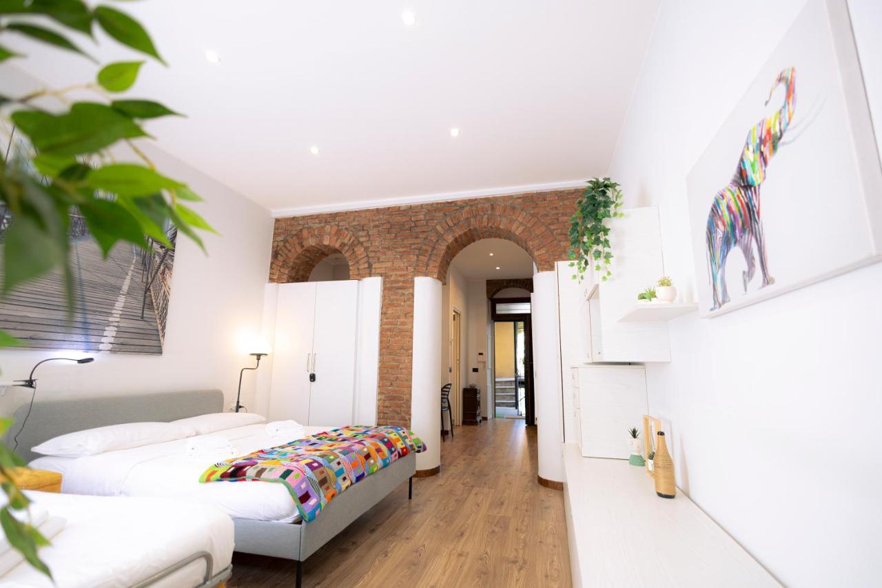 The Red Bricks Home - San Babila Area Milan Exterior photo