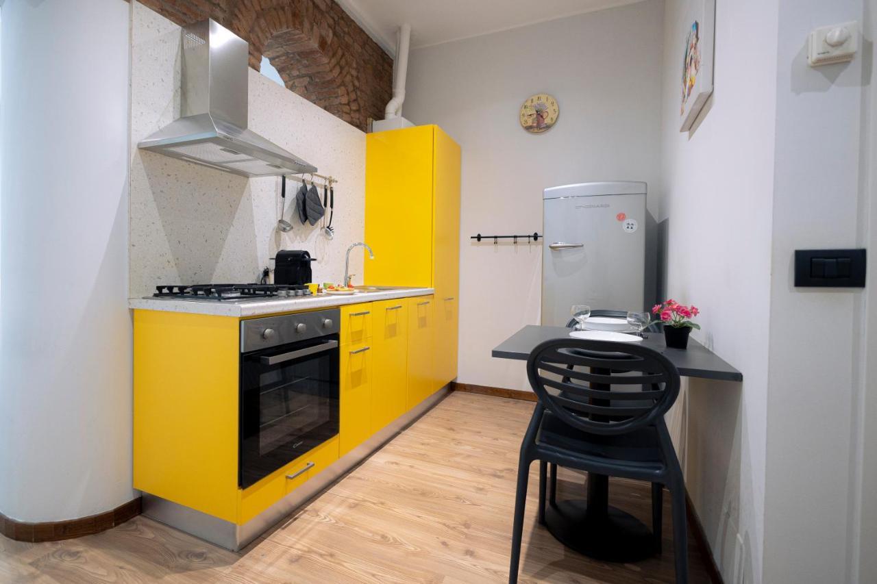 The Red Bricks Home - San Babila Area Milan Exterior photo